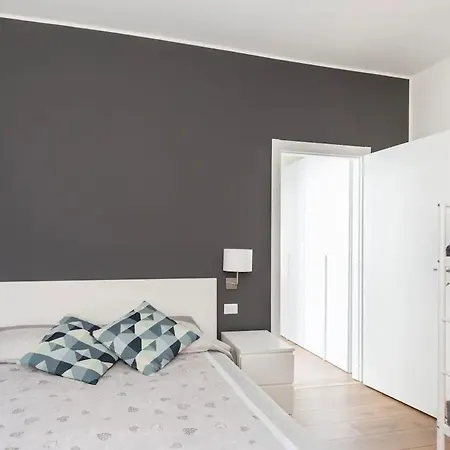 Anita's Apartment *